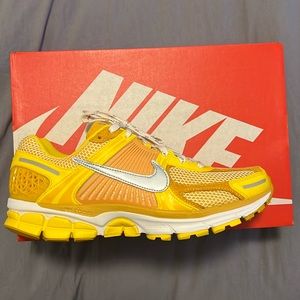 Nike Zoom Vomero 5 - Yellow Strike